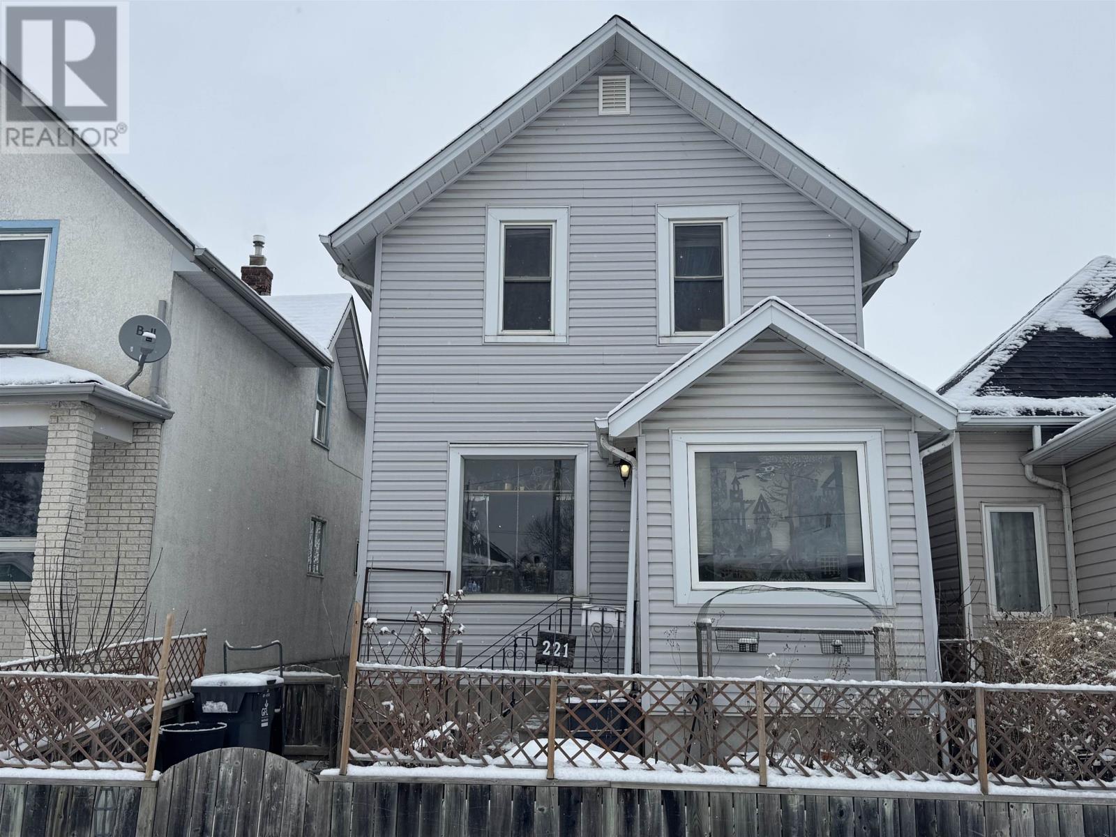 221 Heron Street, Thunder Bay, Ontario  P7C 2M4 - Photo 2 - TB2600478