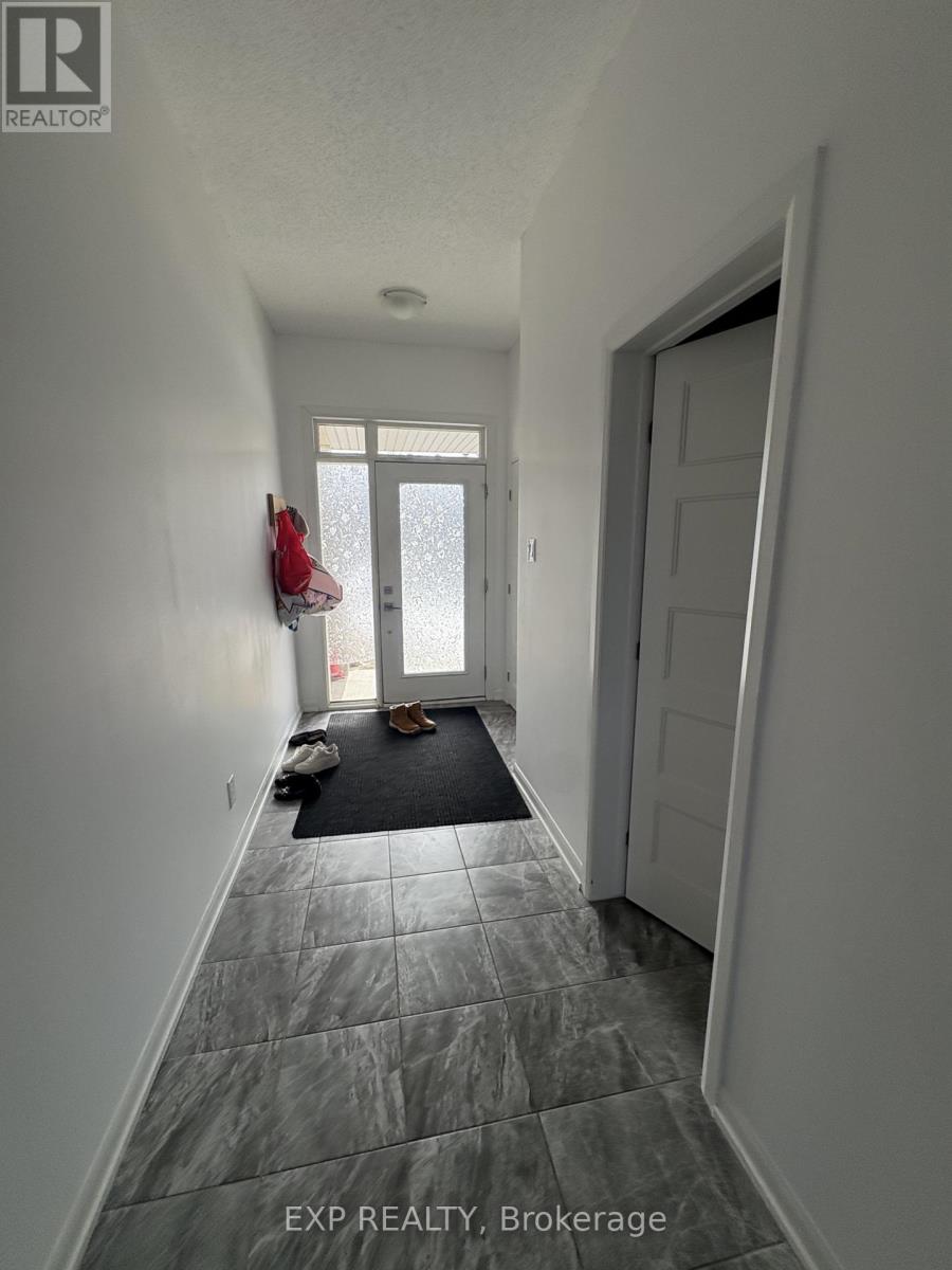 113 Turquoise Street, Clarence-Rockland, Ontario  K4K 0L6 - Photo 2 - X12930624