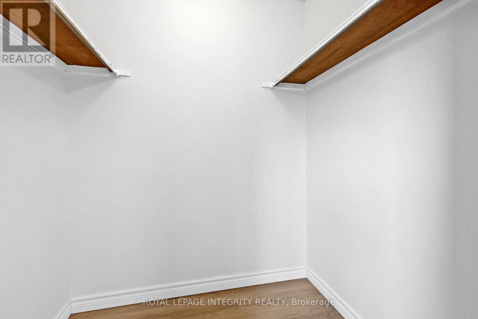 6368 Viseneau Drive, Ottawa, Ontario  K1C 2J2 - Photo 16 - X12930636