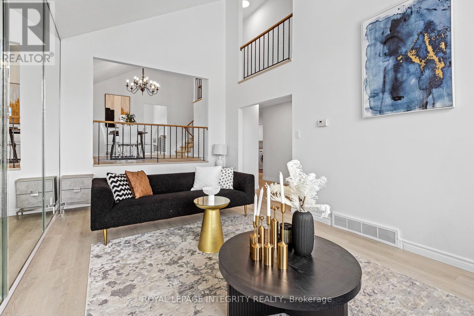 6368 Viseneau Drive, Ottawa, Ontario  K1C 2J2 - Photo 4 - X12930636