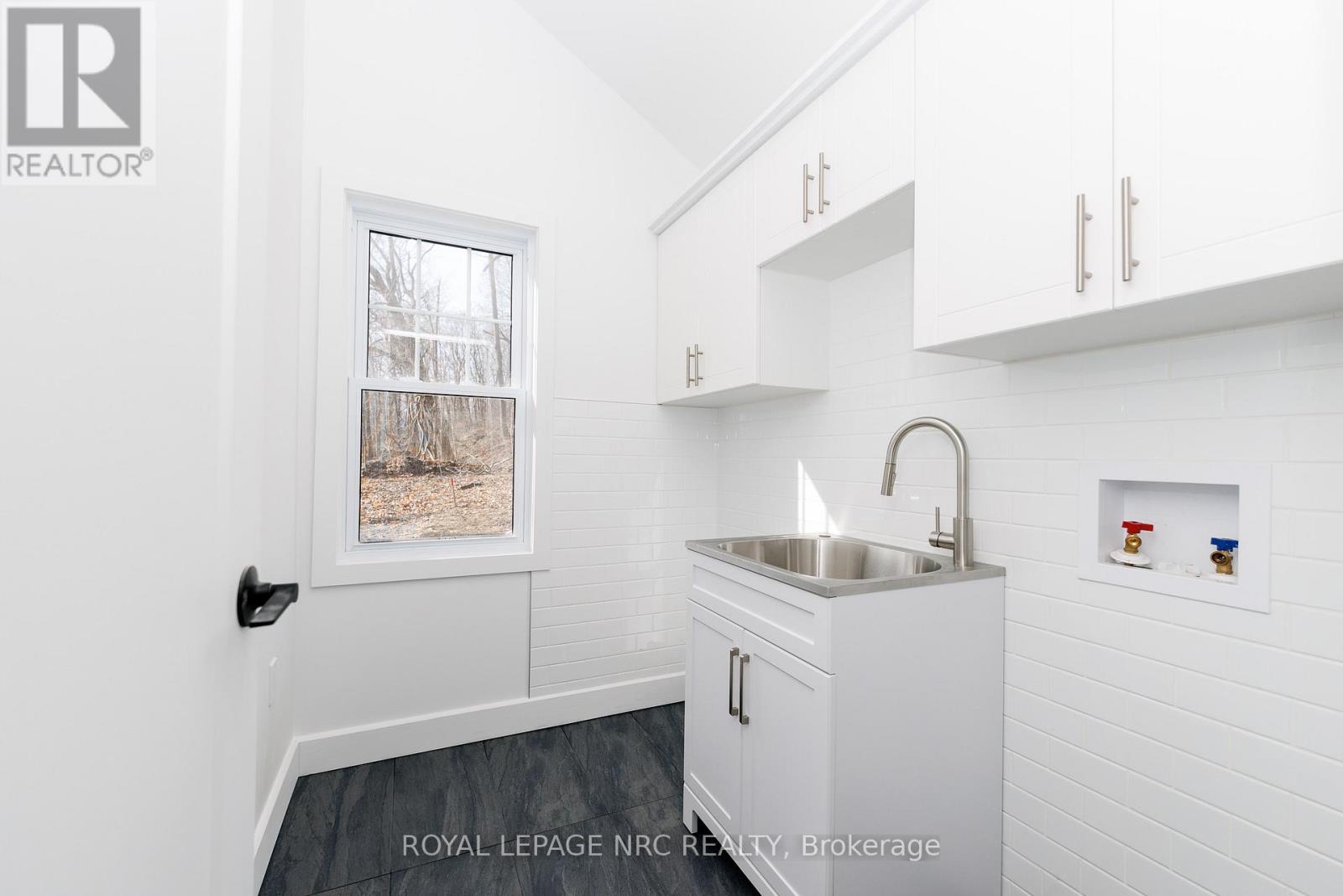 212 Holloway Bay Road, Port Colborne, Ontario  L0S 1R0 - Photo 13 - X12930744