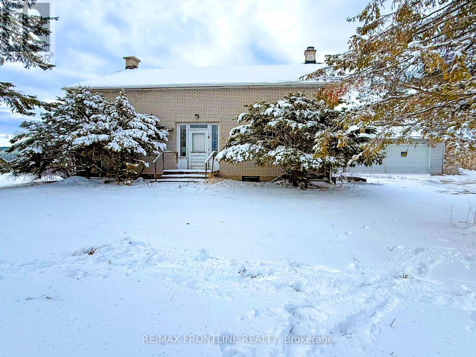 15169 Eaman Road, South Stormont, Ontario  K0C 1R0 - Photo 3 - X12889216