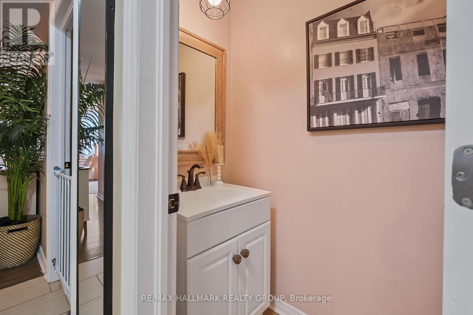 119 Teal Crescent, Ottawa, Ontario  K1E 2C1 - Photo 26 - X12909342