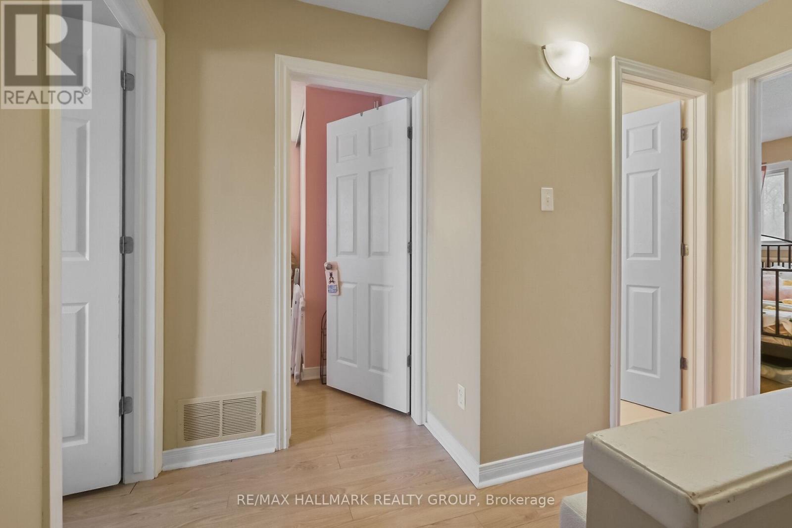 119 Teal Crescent, Ottawa, Ontario  K1E 2C1 - Photo 35 - X12909342