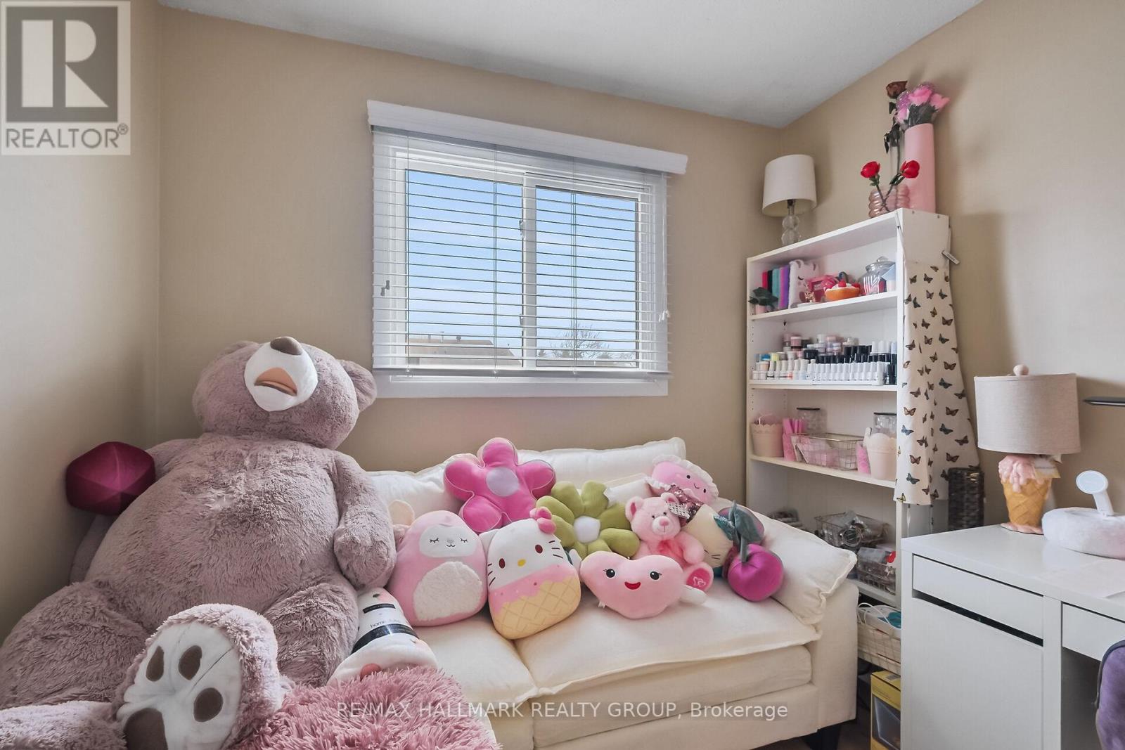 119 Teal Crescent, Ottawa, Ontario  K1E 2C1 - Photo 32 - X12909342