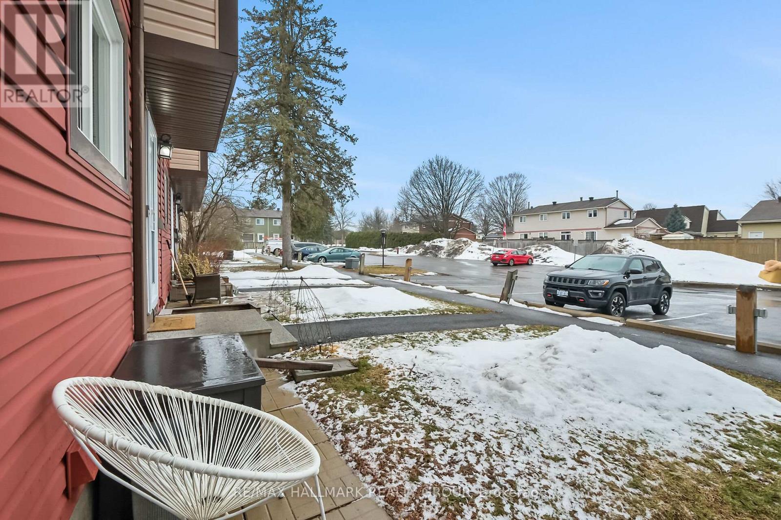 119 Teal Crescent, Ottawa, Ontario  K1E 2C1 - Photo 8 - X12909342