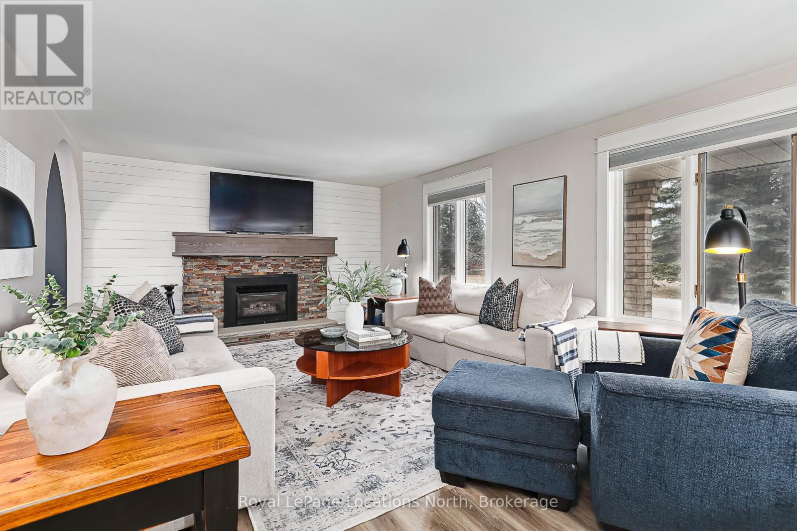 15 Blackburn Avenue, Clearview (Nottawa), Ontario  L0M 1P0 - Photo 3 - S12930724