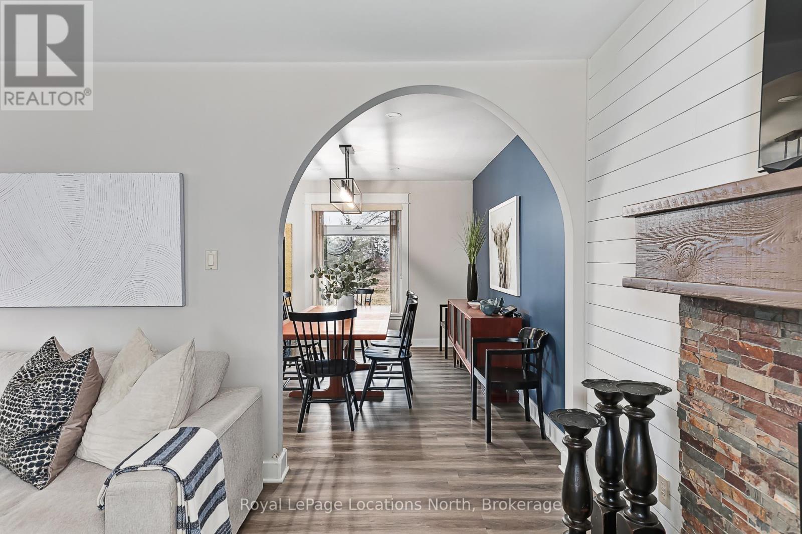 15 Blackburn Avenue, Clearview (Nottawa), Ontario  L0M 1P0 - Photo 6 - S12930724