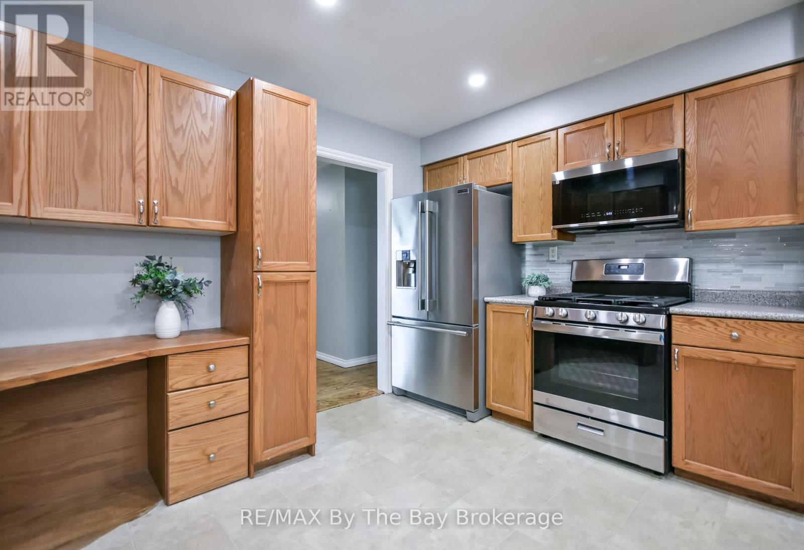 111 Balm Beach Road E, Tiny, Ontario  L0L 2J0 - Photo 15 - S12930798