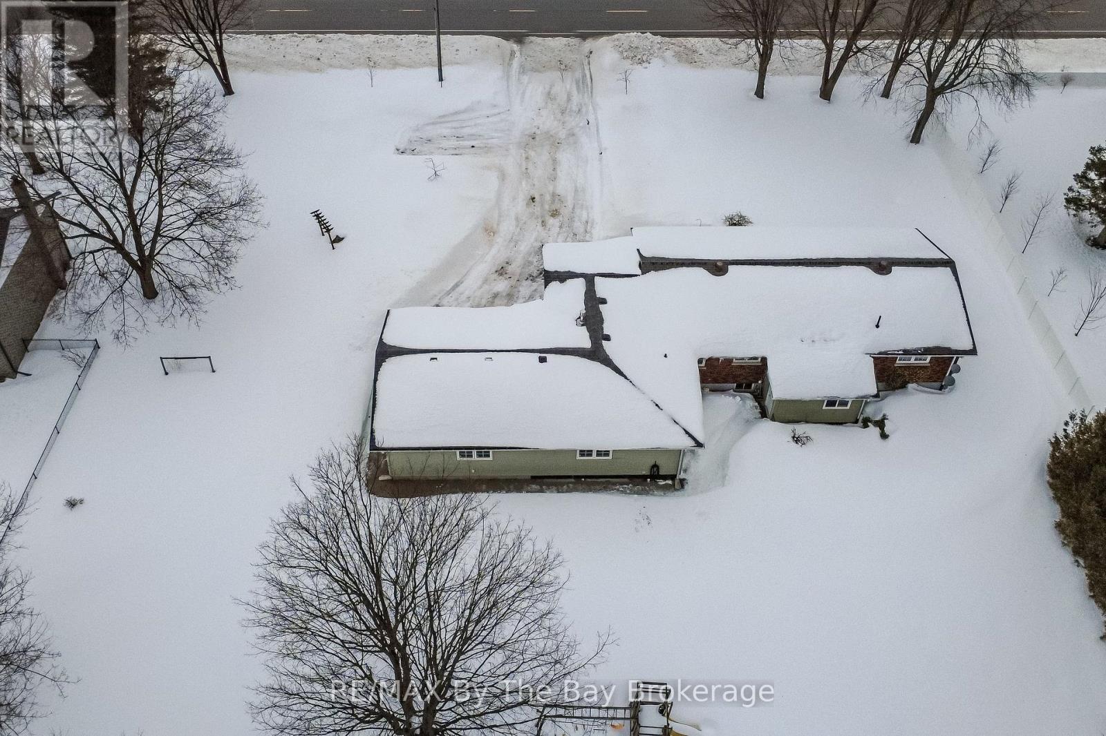 111 Balm Beach Road E, Tiny, Ontario  L0L 2J0 - Photo 47 - S12930798