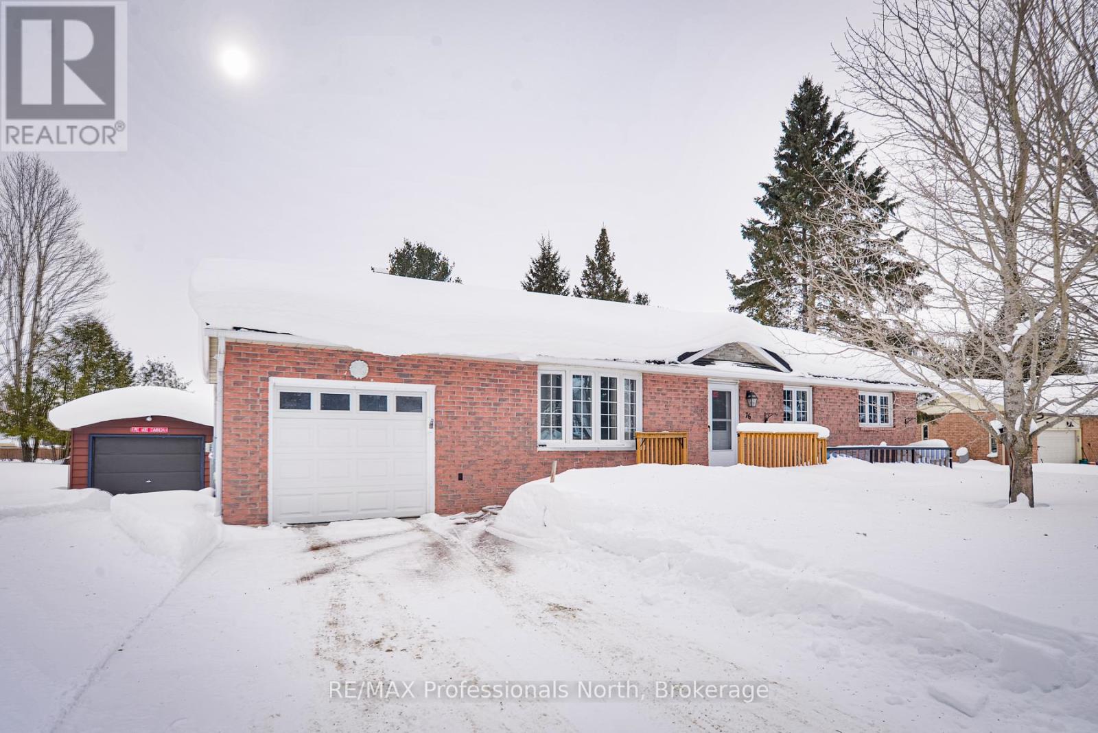 76 WESTVALE DRIVE, Bracebridge, Ontario