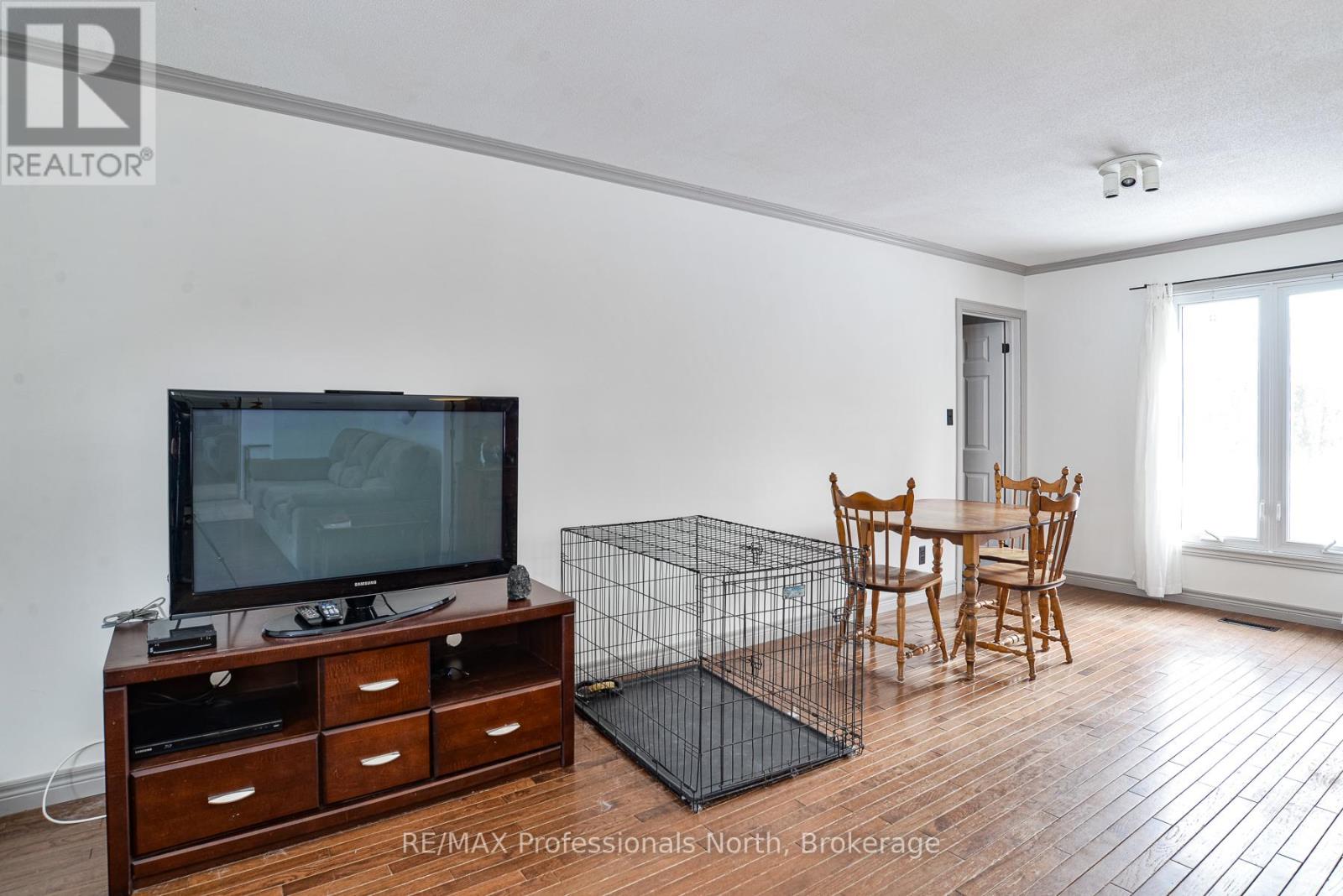 76 Westvale Drive, Bracebridge, Ontario P1L 1B3 - Photo 9 - X12930628