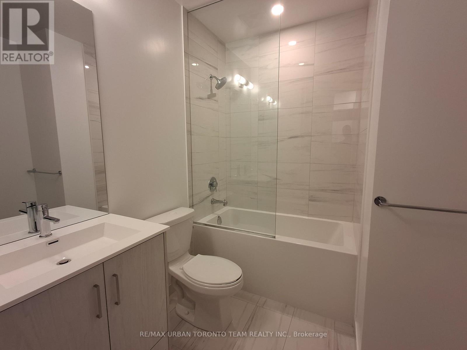 518 - 180 Front Street E, Toronto (Moss Park), Ontario  M5A 0K9 - Photo 8 - C12930730