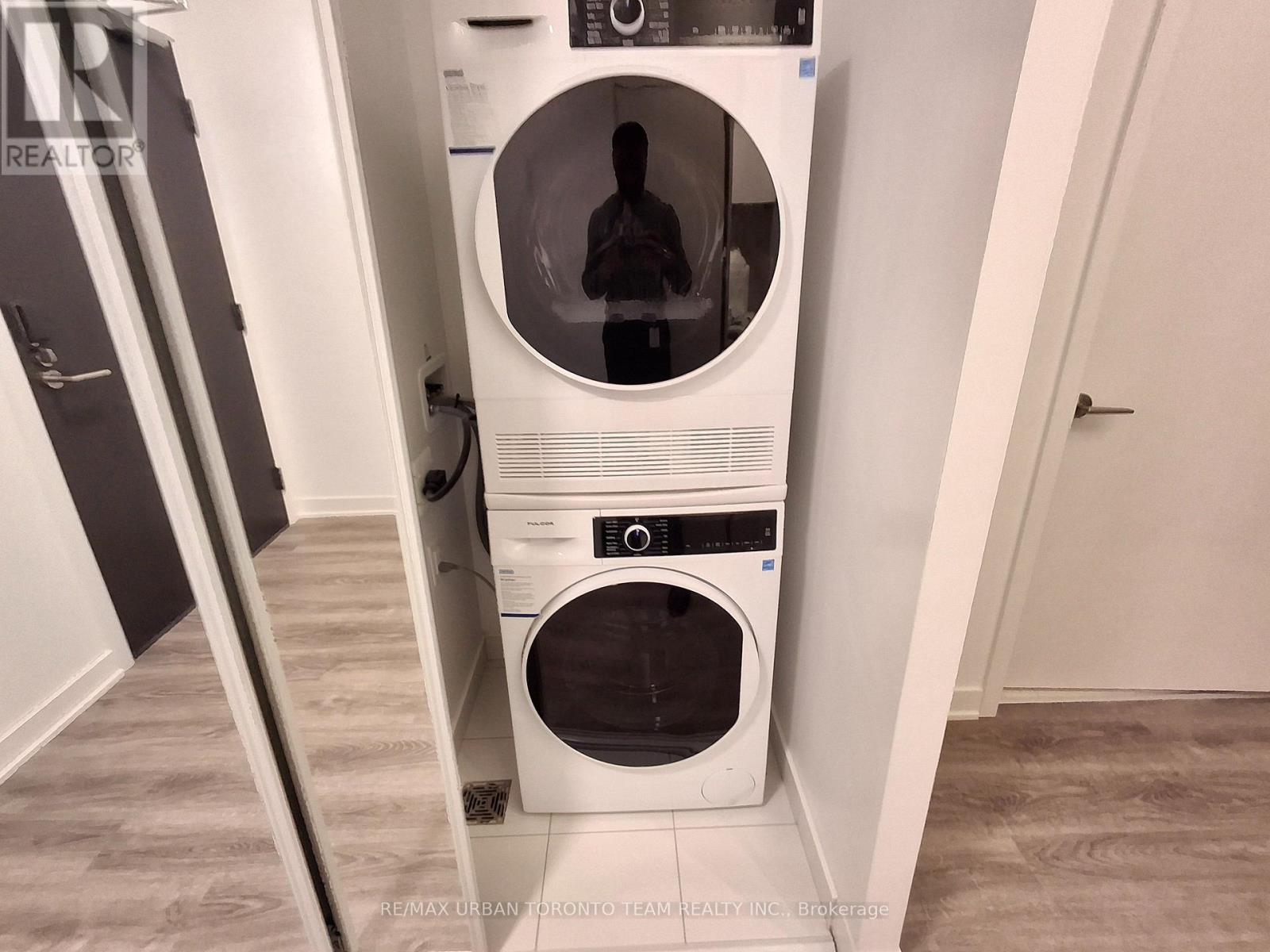 518 - 180 Front Street E, Toronto (Moss Park), Ontario  M5A 0K9 - Photo 9 - C12930730