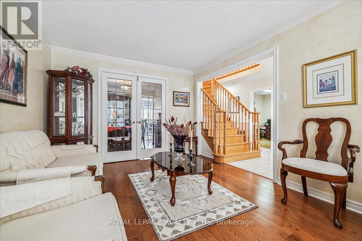 3561 Old Orchard Park Drive, Mississauga, Ontario  L5B 4E3 - Photo 13 - W12888716