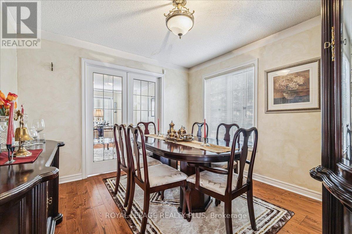 3561 Old Orchard Park Drive, Mississauga, Ontario  L5B 4E3 - Photo 15 - W12888716