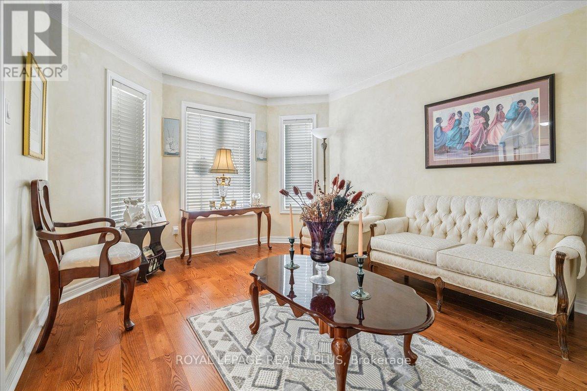 3561 Old Orchard Park Drive, Mississauga, Ontario  L5B 4E3 - Photo 12 - W12888716