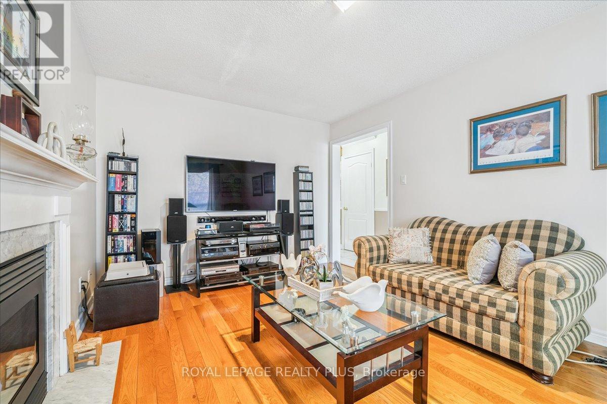 3561 Old Orchard Park Drive, Mississauga, Ontario  L5B 4E3 - Photo 21 - W12888716