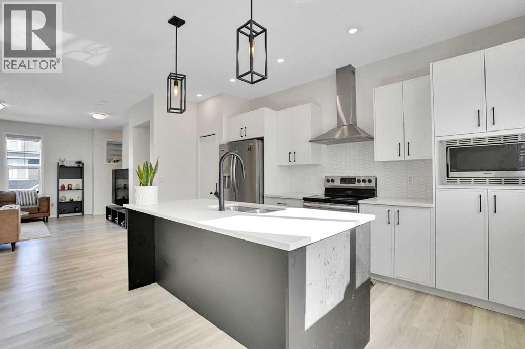 229 South Point Park SW, Airdrie, Alberta  T4B 5G8 - Photo 8 - A2287375