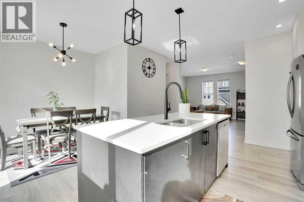 229 South Point Park SW, Airdrie, Alberta  T4B 5G8 - Photo 11 - A2287375