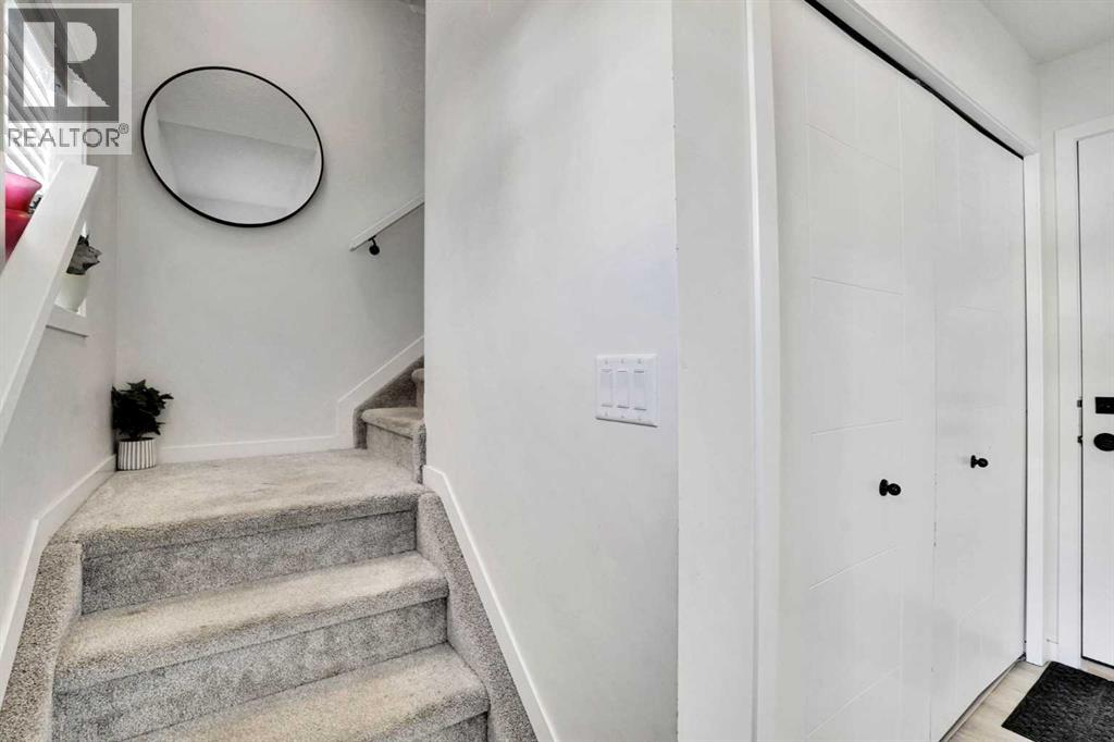 229 South Point Park SW, Airdrie, Alberta  T4B 5G8 - Photo 7 - A2287375