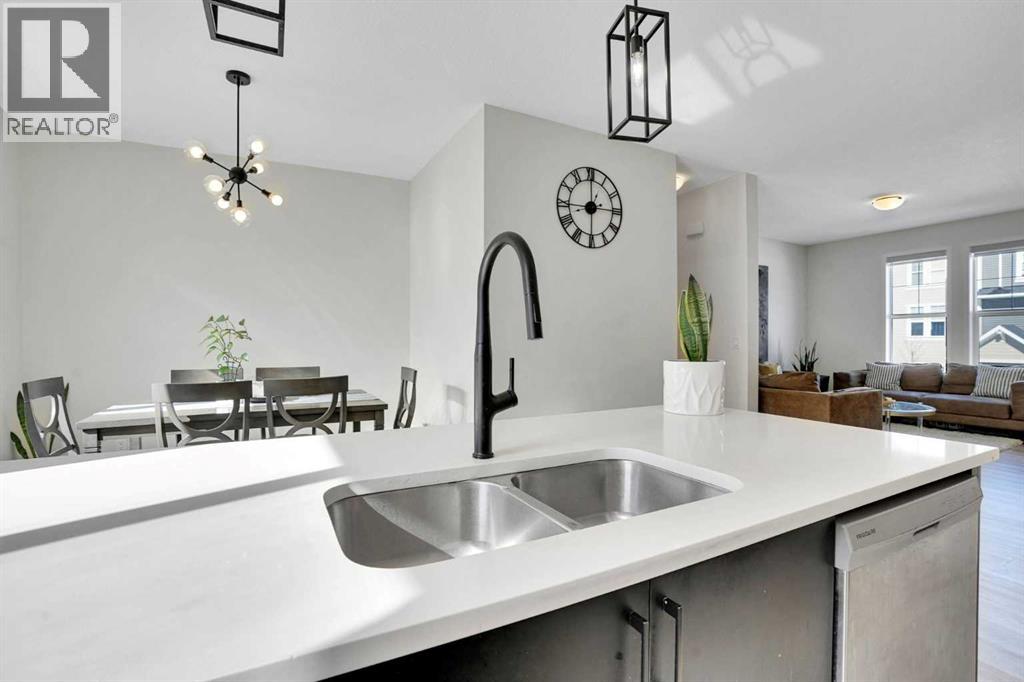 229 South Point Park SW, Airdrie, Alberta  T4B 5G8 - Photo 14 - A2287375