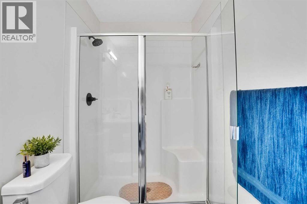 229 South Point Park SW, Airdrie, Alberta  T4B 5G8 - Photo 35 - A2287375