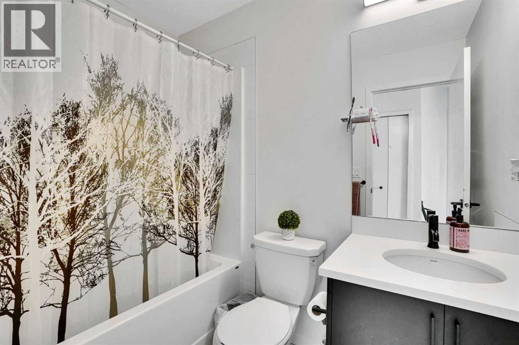 229 South Point Park SW, Airdrie, Alberta  T4B 5G8 - Photo 29 - A2287375