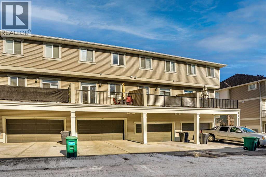 229 South Point Park SW, Airdrie, Alberta  T4B 5G8 - Photo 38 - A2287375