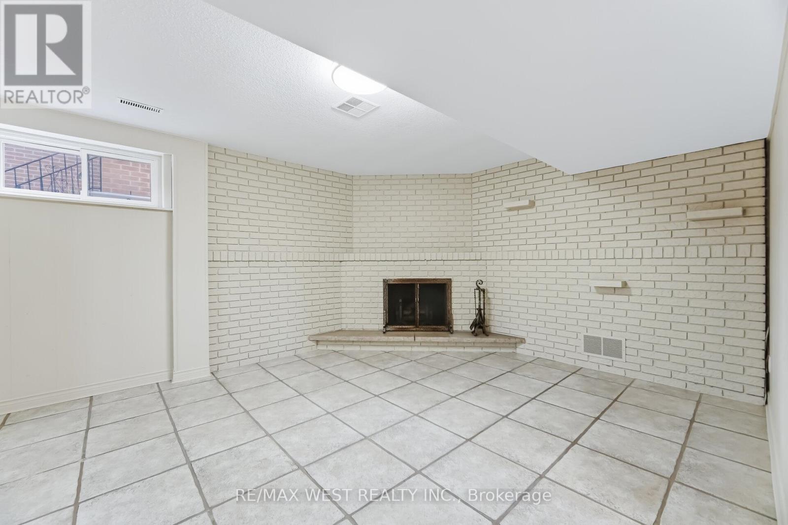 6 Disan Court, Toronto, Ontario  M9V 4A7 - Photo 21 - W12930106