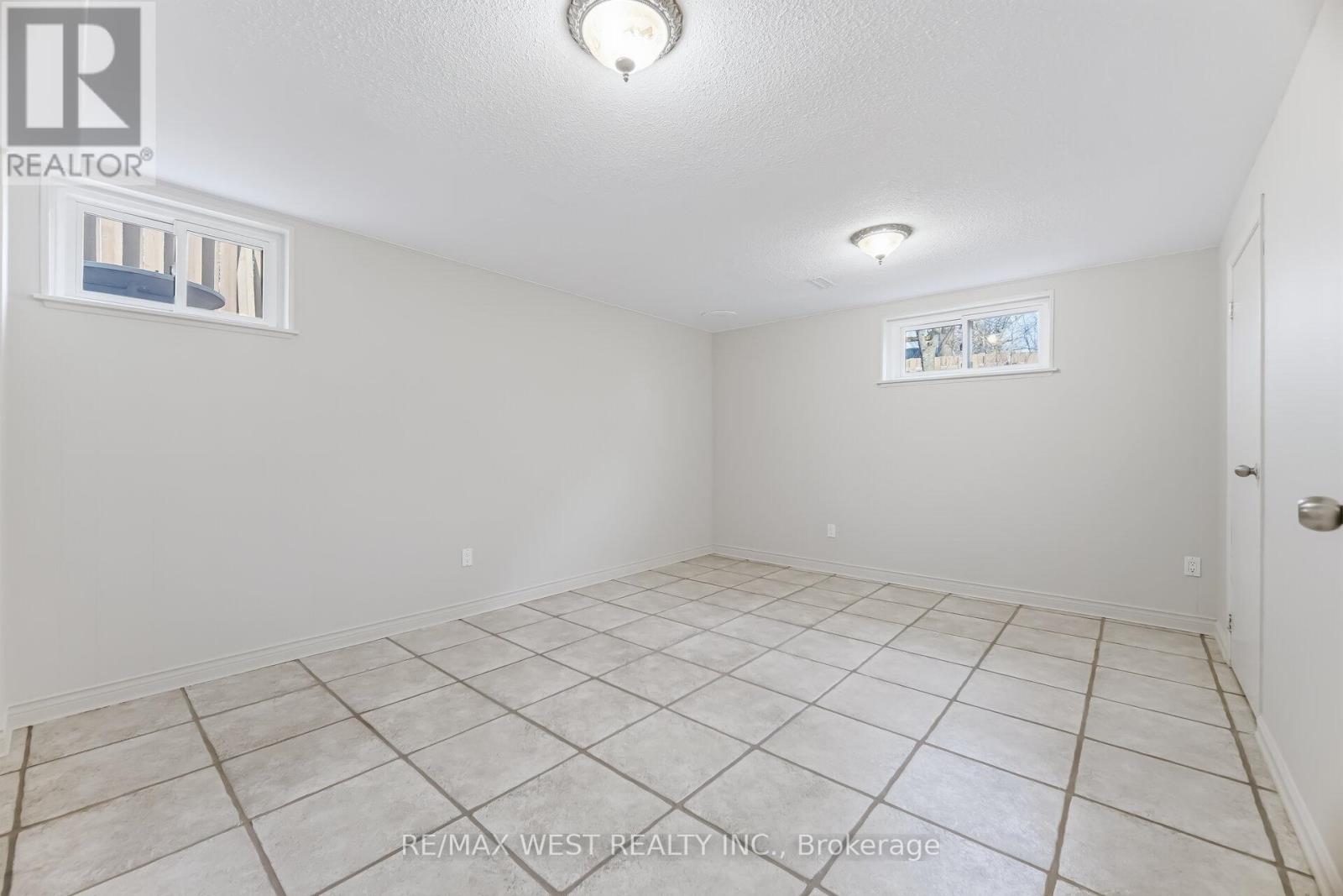 6 Disan Court, Toronto, Ontario  M9V 4A7 - Photo 26 - W12930106