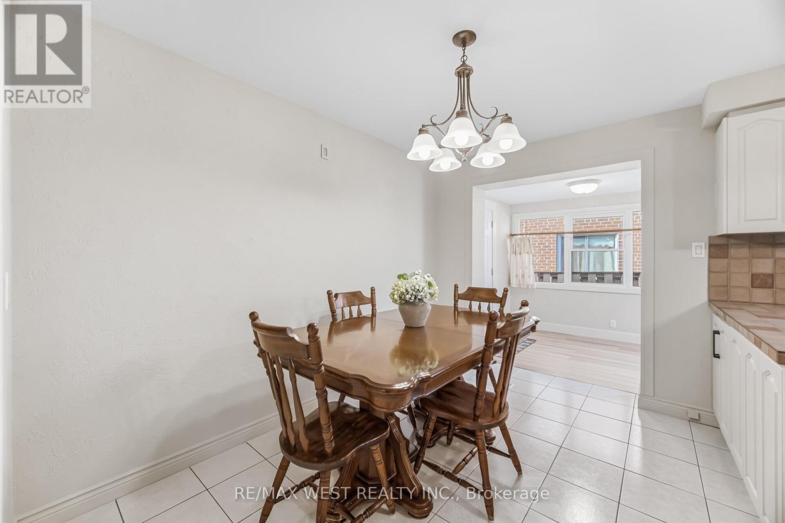 6 Disan Court, Toronto, Ontario  M9V 4A7 - Photo 9 - W12930106