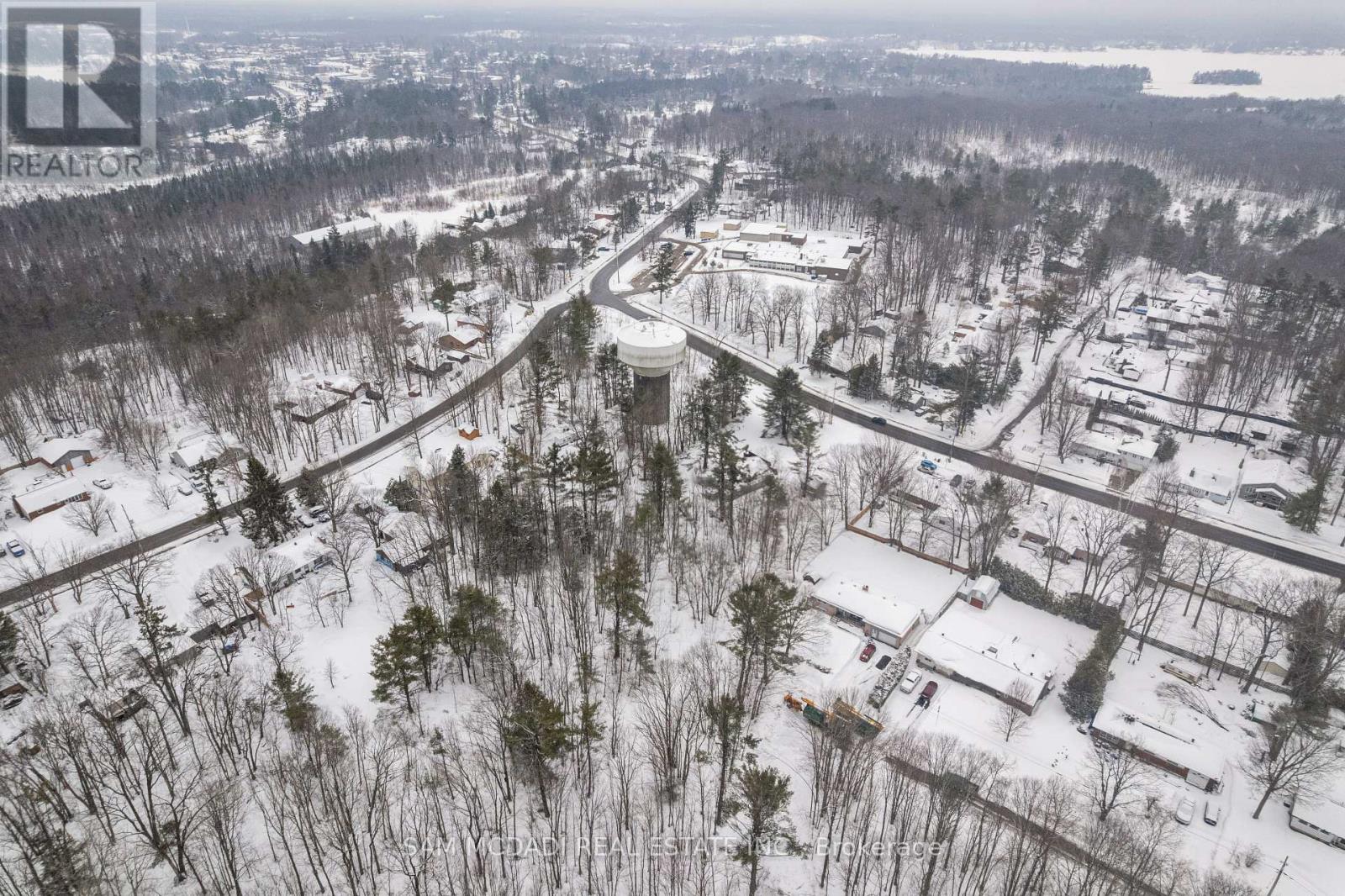 530 Muskoka Beach Road, Gravenhurst, Ontario P1P 1M9 - Photo 8 - X12901806