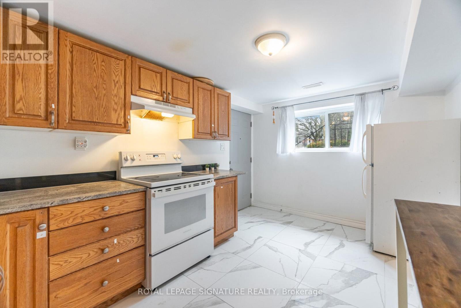 Main - 406 Tamarack Drive, Waterloo, Ontario N2L 4G6 - Photo 9 - X12888620