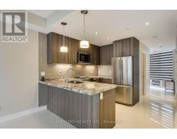 304 - 2A QUEENSBURY AVENUE, Toronto, Ontario