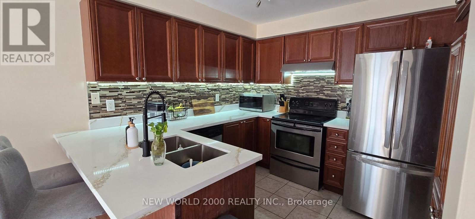 27 Stonewood Street, Ajax, Ontario  L1S 0B3 - Photo 2 - E12930810