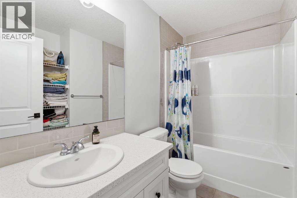 359 Fireside Way, Cochrane, Alberta  T4C 3A9 - Photo 16 - A2292553