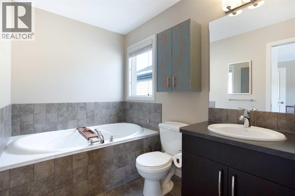 31 Sunset Link, Cochrane, Alberta  T4C 0L9 - Photo 25 - A2292601