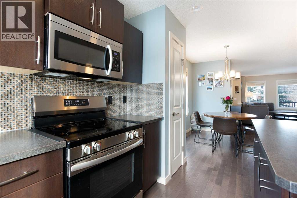 31 Sunset Link, Cochrane, Alberta  T4C 0L9 - Photo 13 - A2292601