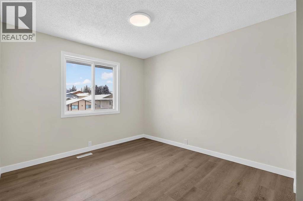 5 Bermuda Lane Nw, Calgary, Alberta  T3K 2K1 - Photo 24 - A2296257