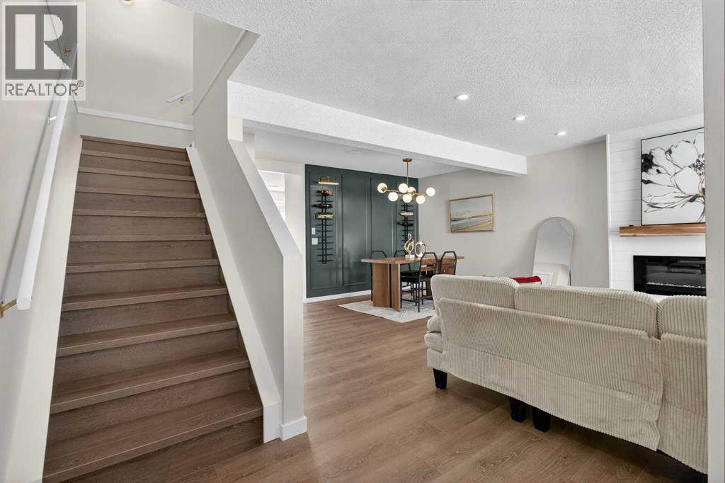 5 Bermuda Lane Nw, Calgary, Alberta  T3K 2K1 - Photo 4 - A2296257