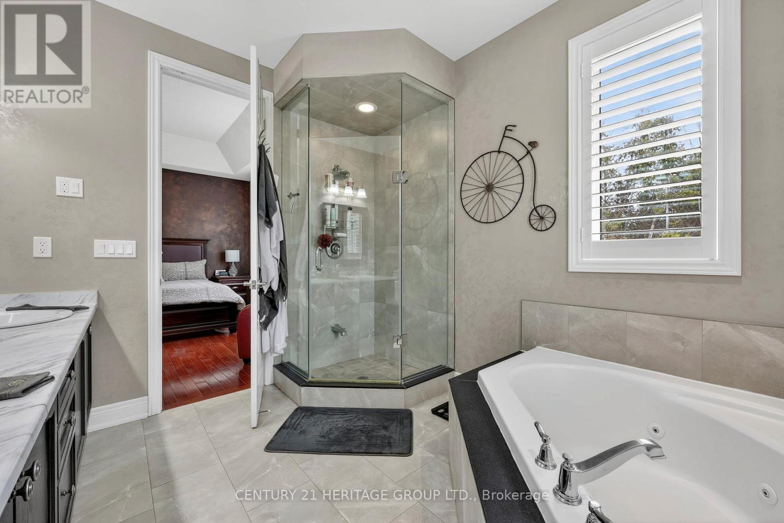 19 Shore Crescent, Georgina, Ontario  L0E 1S0 - Photo 16 - N12930650