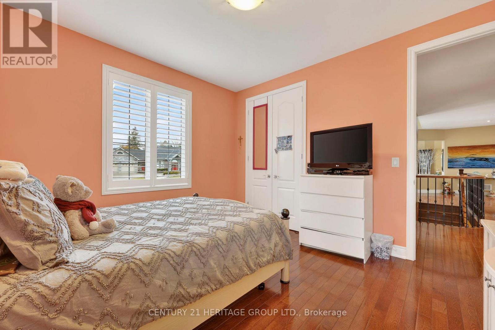 19 Shore Crescent, Georgina, Ontario  L0E 1S0 - Photo 21 - N12930650