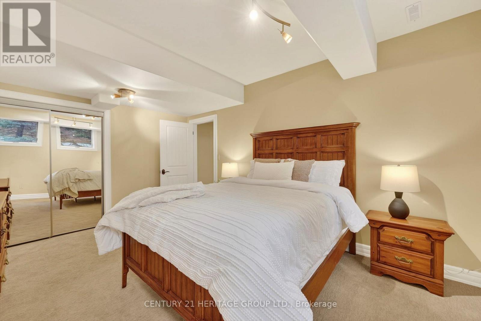 19 Shore Crescent, Georgina, Ontario  L0E 1S0 - Photo 34 - N12930650