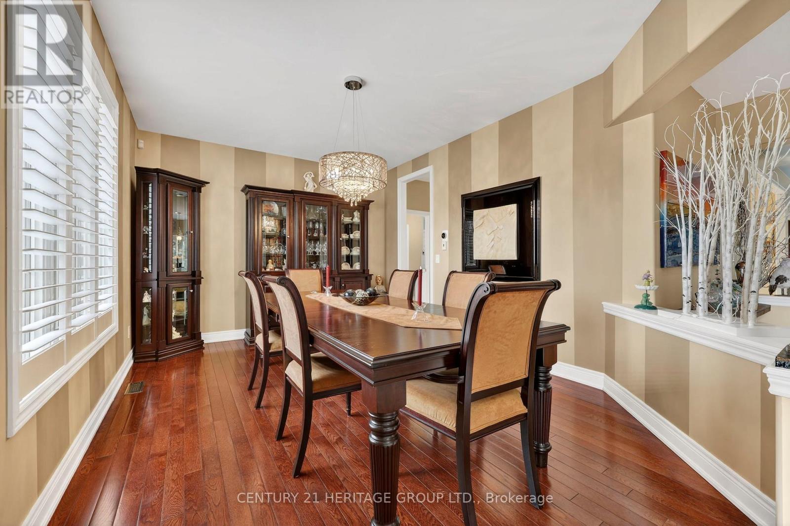 19 Shore Crescent, Georgina, Ontario  L0E 1S0 - Photo 8 - N12930650