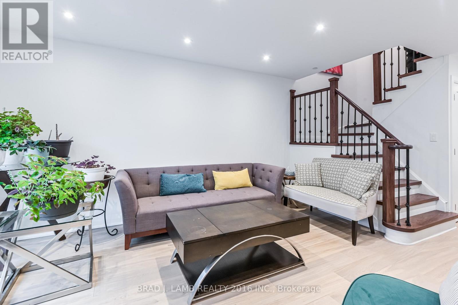 Bed 2 - 54 Campbell Avenue, Vaughan, Ontario L4J 4Y7 - Photo 18 - N12930654