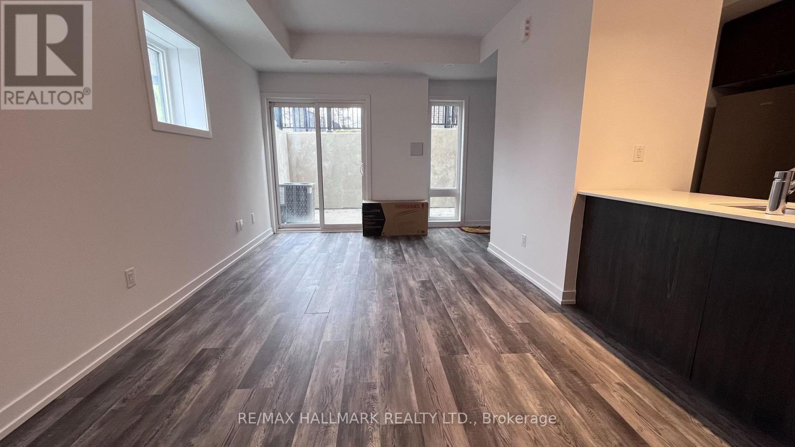 120 - 51 Jefferson Side Road, Richmond Hill, Ontario  L4E 1M1 - Photo 1 - N12930752