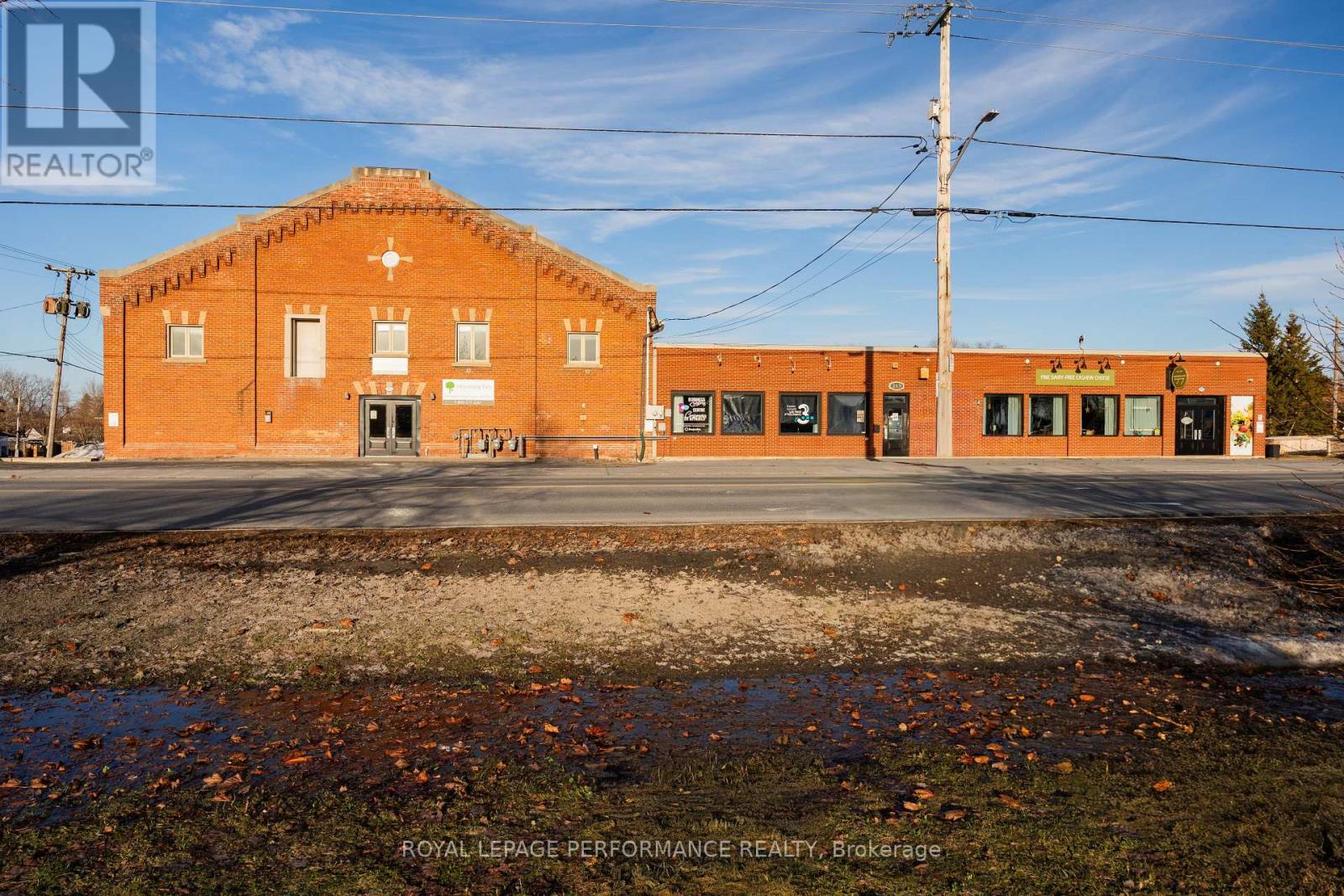 215 Main Street N, North Glengarry, Ontario  K0C 1A0 - Photo 1 - X12930750