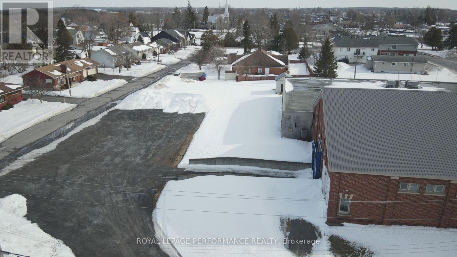 215 Main Street N, North Glengarry, Ontario  K0C 1A0 - Photo 10 - X12930750