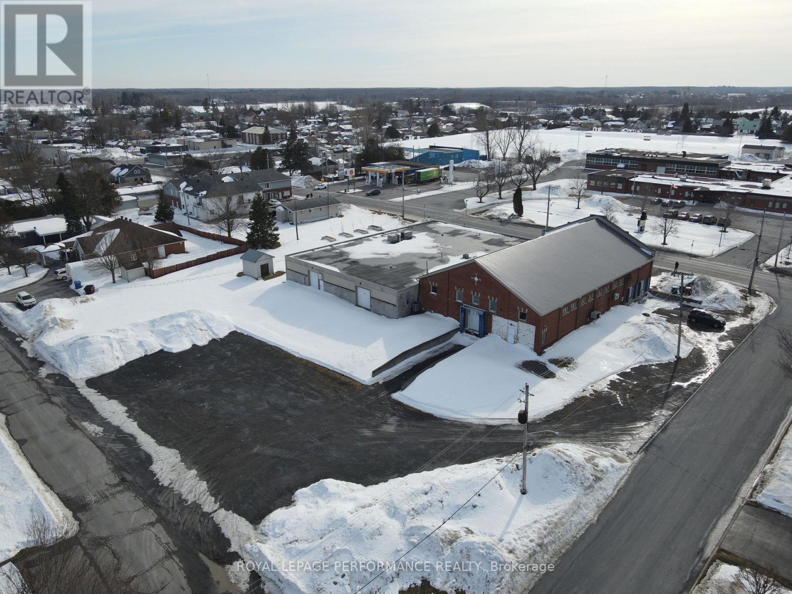 215 Main Street N, North Glengarry, Ontario  K0C 1A0 - Photo 11 - X12930750